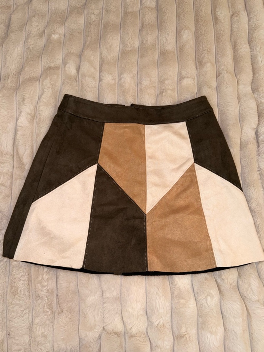 Abbeline Colorblock Faux Suede Mini Skirt in Dark Brown, Tan & Cream